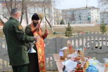 Новости приходов: Ужурские военнослужащие приняли участие в Пасхальном Крестном ходе и праздничном богослужении 3