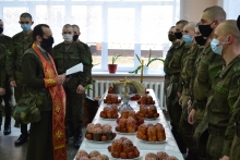 Новости приходов: Ужурские военнослужащие приняли участие в Пасхальном Крестном ходе и праздничном богослужении 2