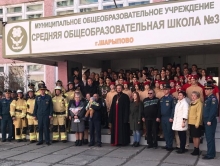 Благочинный освятил мемориальную доску герою-пожарному 2