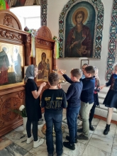 Школьники узнали историю Ужурского Петропавловского храма 7