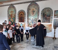 Школьники узнали историю Ужурского Петропавловского храма 2