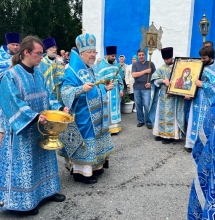 Шарыповский благочинный сослужил правящему архиерею на литургии в городе Ачинск 7