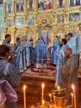 Шарыповский благочинный сослужил правящему архиерею на литургии в городе Ачинск 1