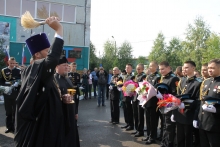 Шарыповский благочинный поздравил с Днем знаний воспитанников кадетского корпуса