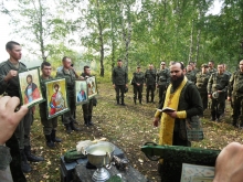 Военный священник Шарыповского благочиния участвовал в полевом выходе Ужурских ракетчиков