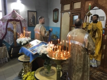 В посёлке Дубинино праздничная литургия состоялась в тёплом храме 4