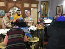 В посёлке Дубинино праздничная литургия состоялась в тёплом храме 2