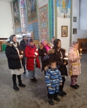 В Шарыповском Свято-Троицком соборе покрестили трёх детей из семей, находящихся в социально-опасном положении 2