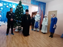 Священник Шарыповского благочиния принял участие в благотворительной акции в Ужуре 2