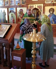 Шарыповский благочинный совершил Божественную Литургию в селае Солгон и поздравил прихожан с престольным праздником