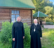 12 июля, владыка Пантелеимон посетил святыни Шарыповского благочиния.