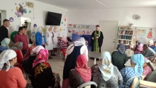 Священнослужитель и сестры милосердия навестили подопечных психоневрологического интерната 5